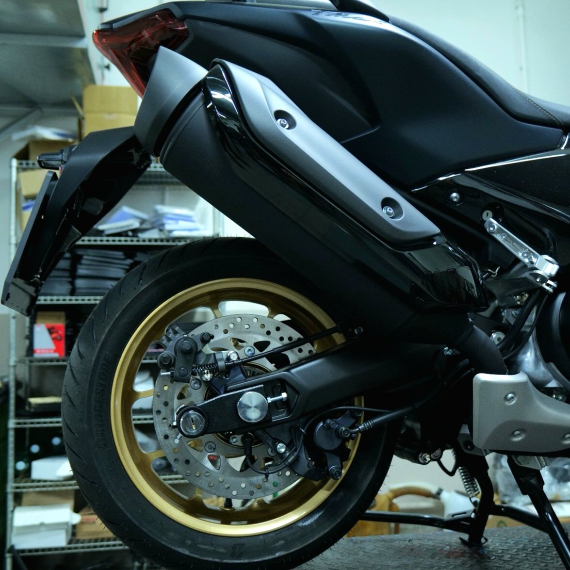 TMAX 560