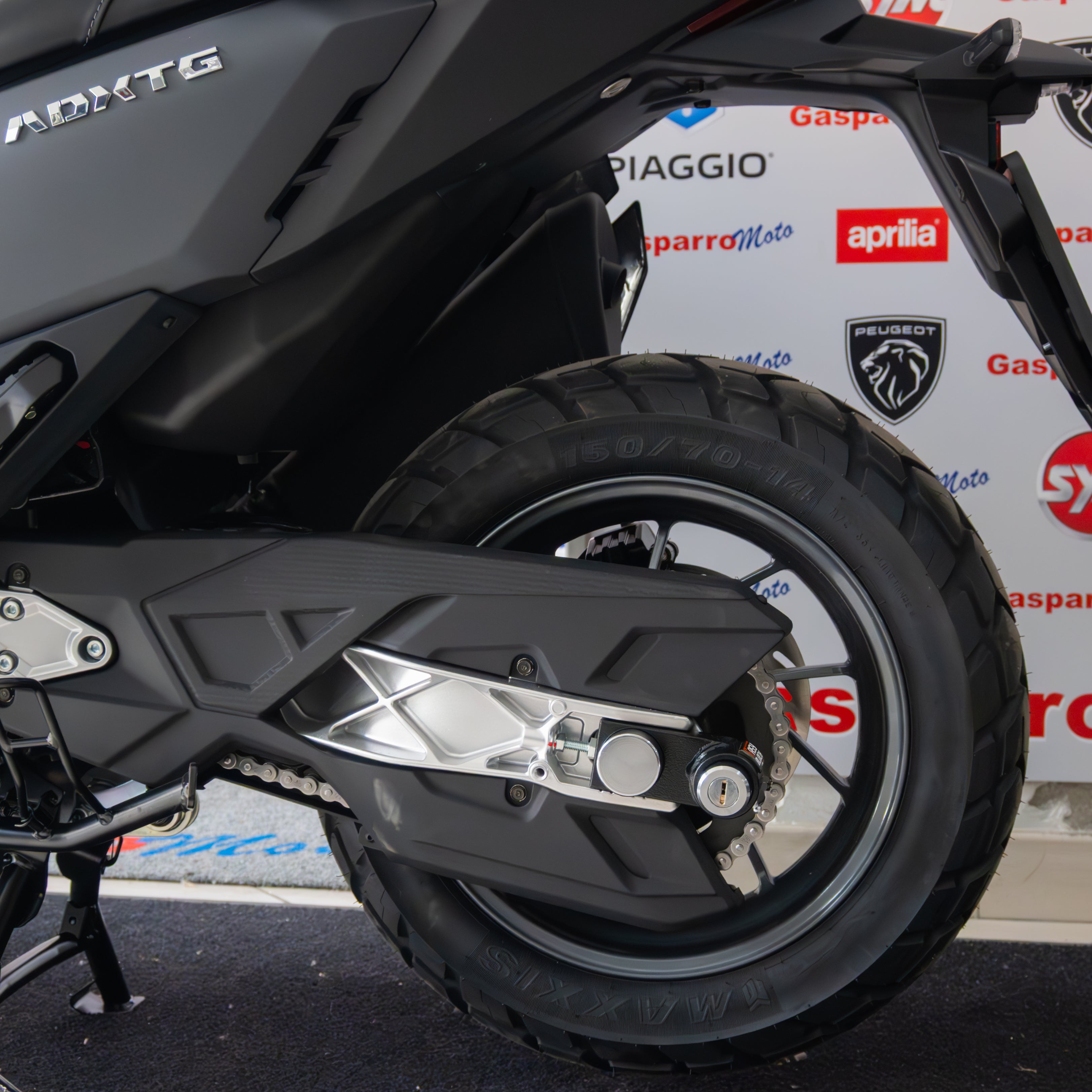 ADX 400